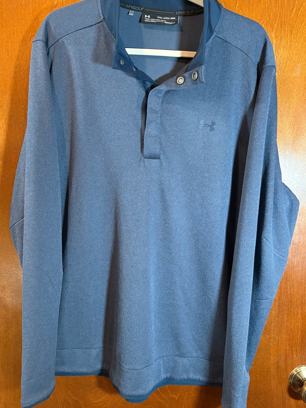Under Armour Golf Men’s Blue Long-Sleeve Henley Pullover